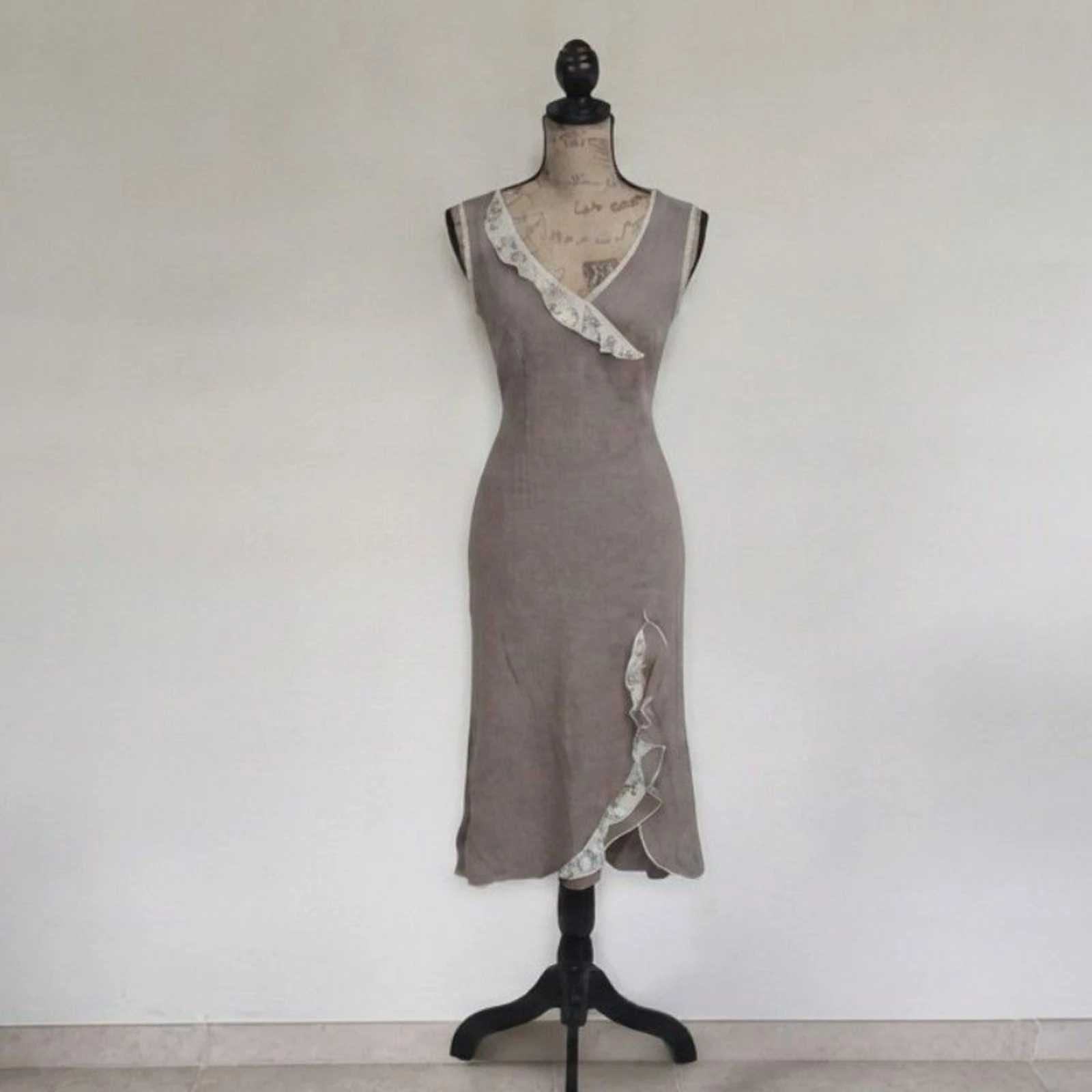 Robe taupe taille 36 très bon état
